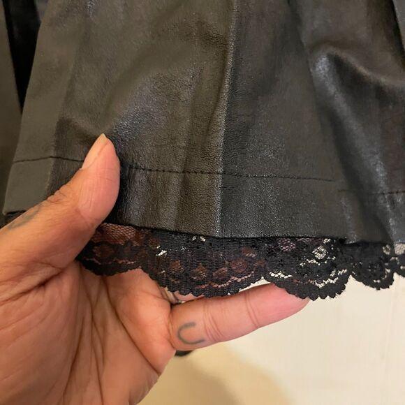 LITTLE FOR BIG Pleated Pleather MINI SKIRT Handcuff Straps 4XL - Picture 3 of 5